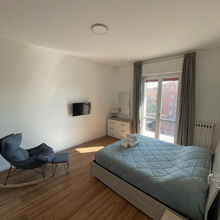 Soleo Guesthouse 몬차 외부 사진