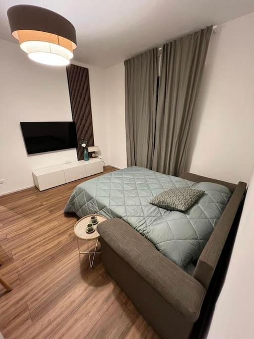 Soleo Guesthouse 몬차 외부 사진