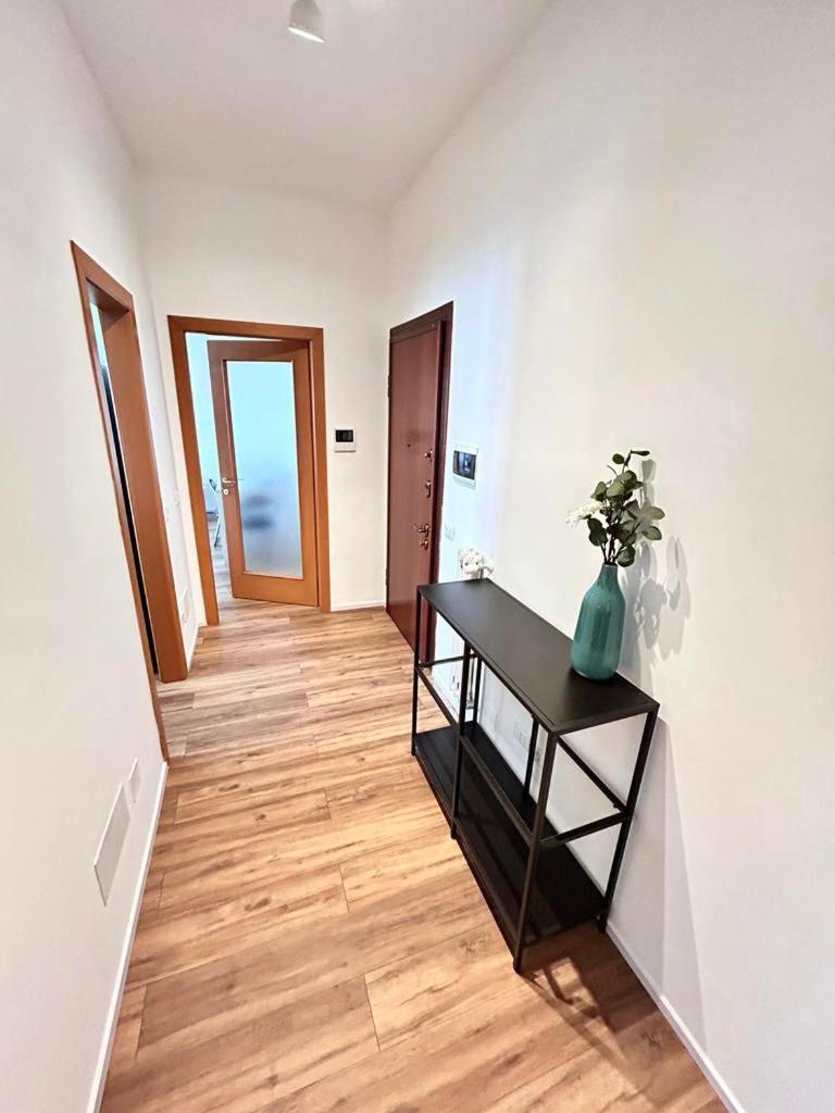 Soleo Guesthouse 몬차 외부 사진
