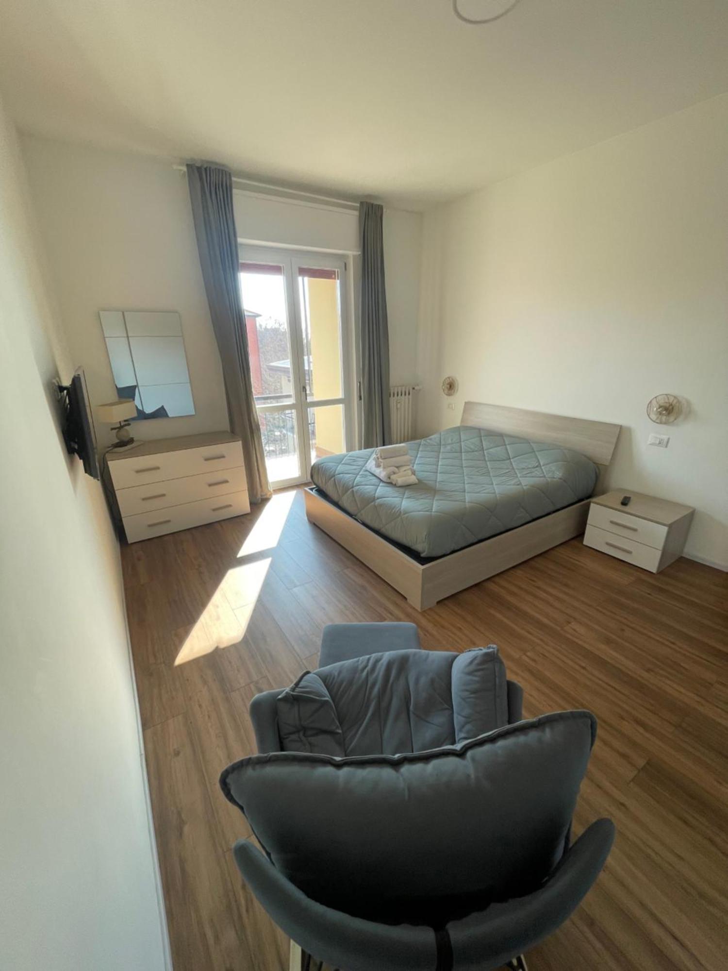 Soleo Guesthouse 몬차 외부 사진