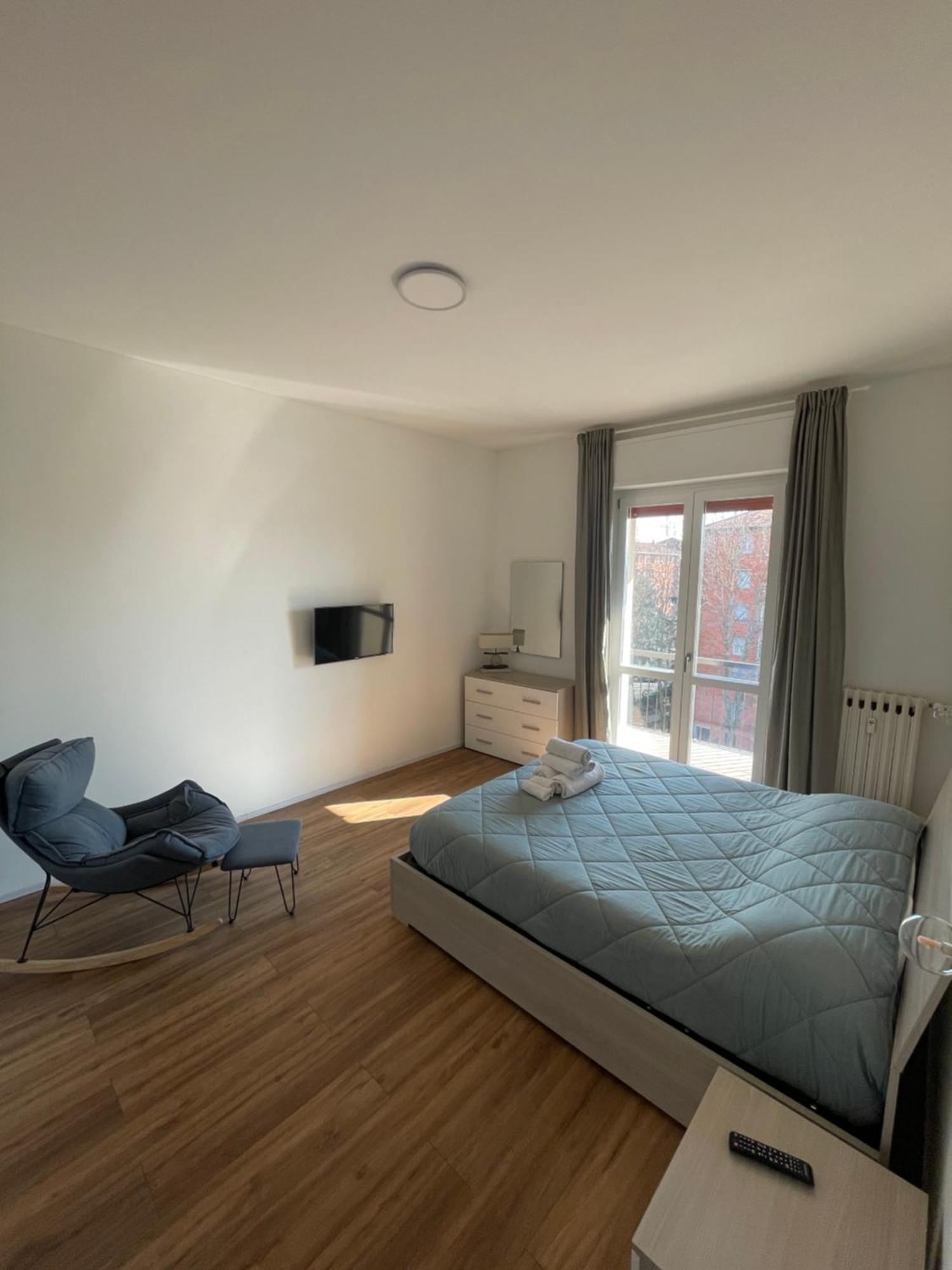 Soleo Guesthouse 몬차 외부 사진